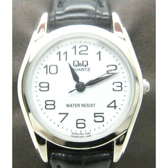 Women's Q&Q Quartz 3 Bar WR Analog 24mm Dial Watch (C470) G639J304 - Picture 1 of 11